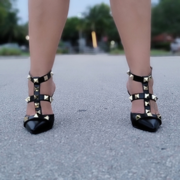Black Rockstud Ankle Strap Pump - Picture 3 of 6